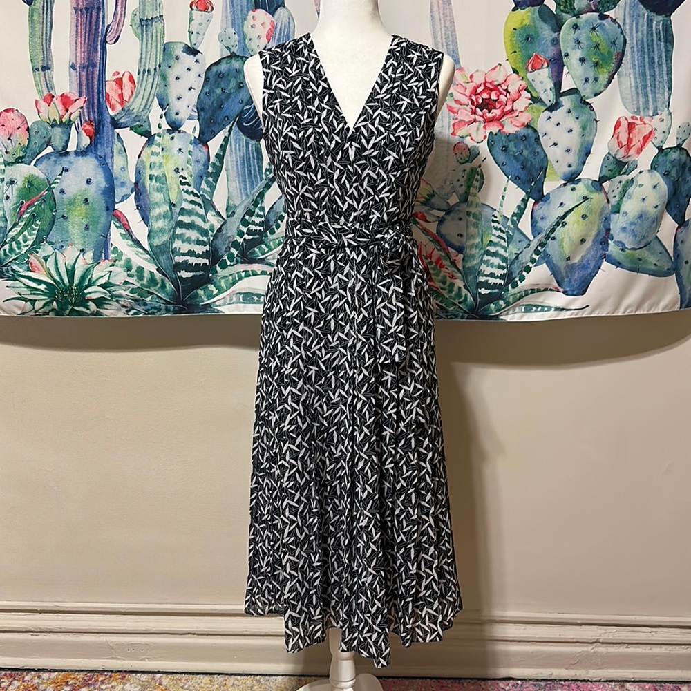 Vintage Ann Taylor leaf print black white Grecian goddess dress pleated size 2p